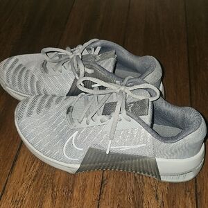 Nike Metcon 9 'Light Smoke Grey Sneakers